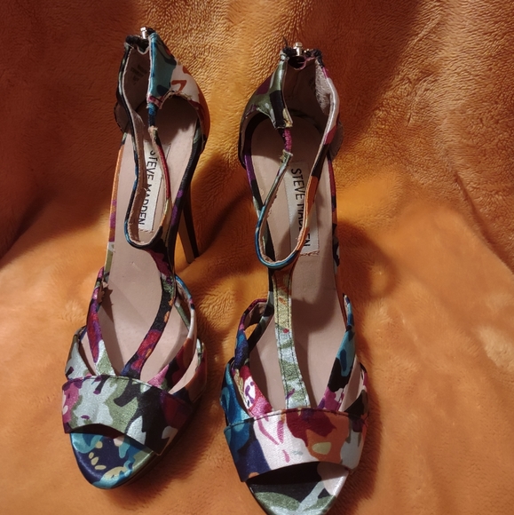 Steve Madden Floral Print Heels 👠 Haylow size 6 - Picture 2 of 13